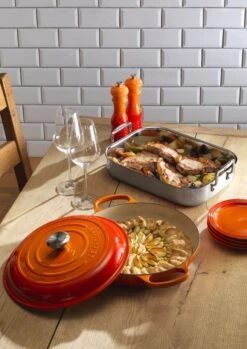Le Creuset Classic Stainless Steel Roasting Pan 29 Le Creuset Classic Stainless Steel Roasting Pan -Camping And Hiking Shop 21180300902430 96102270000000 96002000090000 96001900090000 49814000010003 LS00002 1280x1280