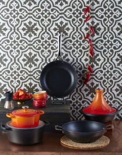 Le Creuset Toughened Nonstick Wok -Camping And Hiking Shop 51101260010202 51105320010502 25138310900422 21177200902430 21177240000430 70403200600099 70403200900099 LS00001 1280x1280