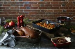 Le Creuset Classic Stainless Steel Roasting Pan 40 Le Creuset Classic Stainless Steel Roasting Pan -Camping And Hiking Shop 96102270000000 52104350010101 96200920001000 71102190600001 96002000060000 96001900060000 49812000010003 LS00001 1280x1280